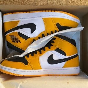 Jordan 1 Retro High OG Yellow Toe